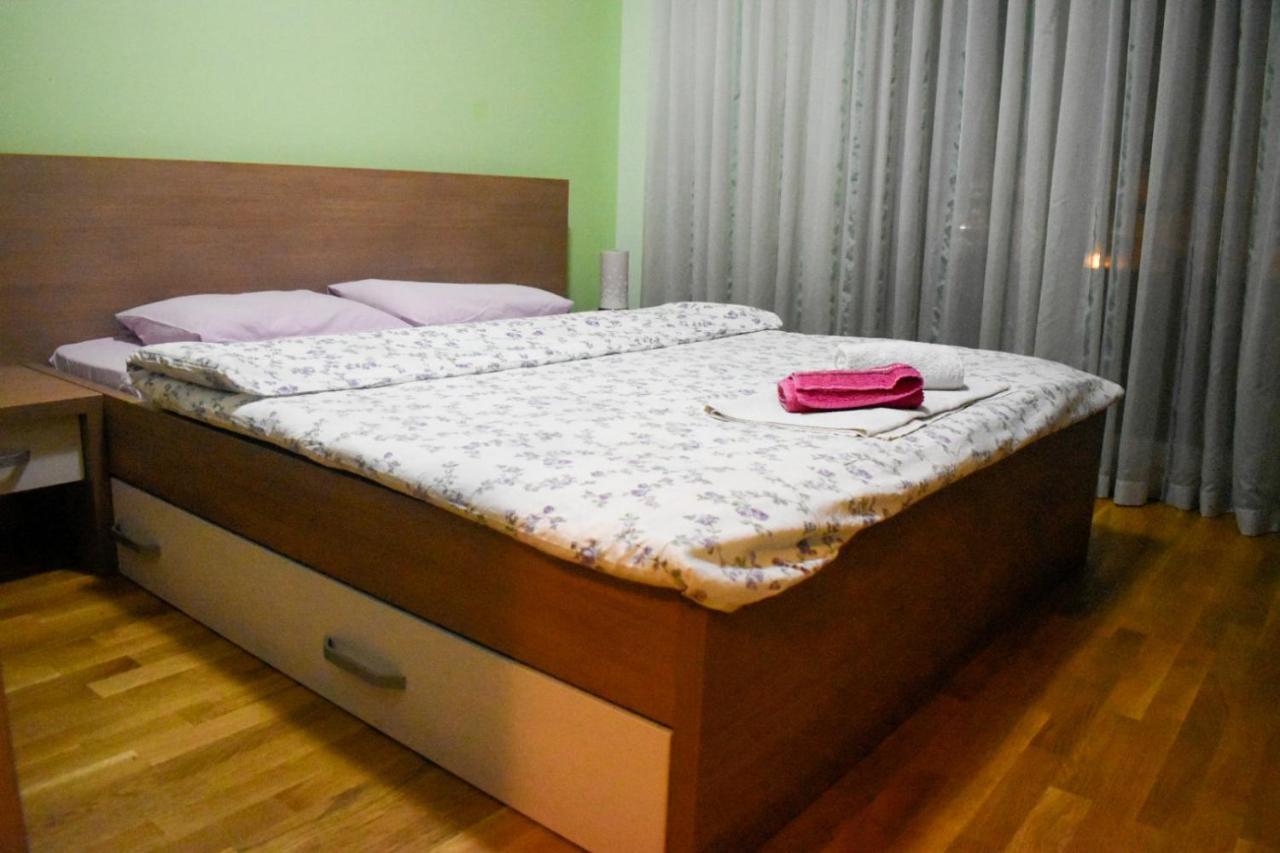 Apartman Sara 2 Podgorica Ngoại thất bức ảnh